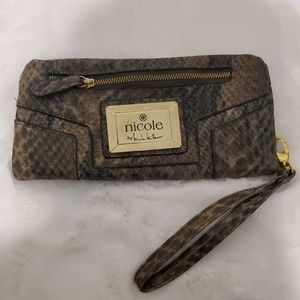 👜 Nicole Miller Snakeskin Print Wristlet